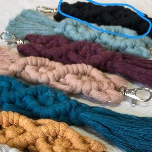 Macrame keychain BLACK